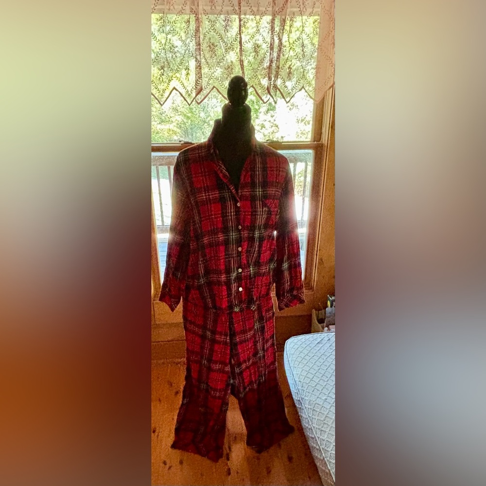 🌺Victoria’s Secret flannel pajama set🌺